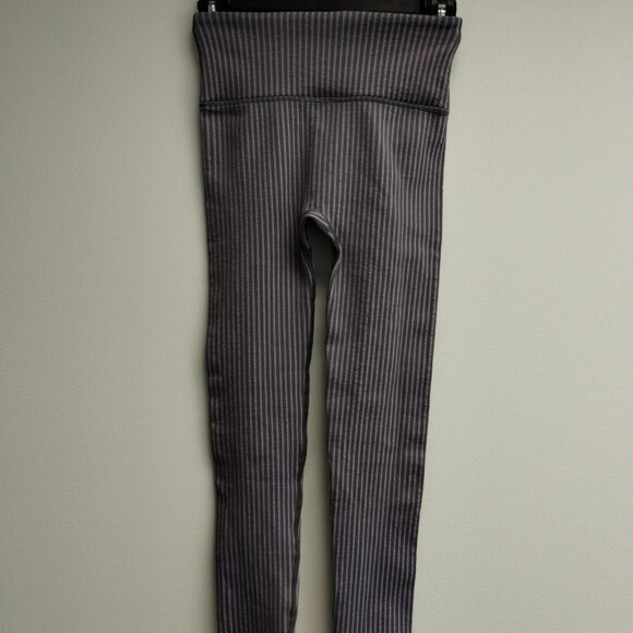 Fabletics - High Waisted Seamless Rib Legging - Size: XS - Picture 4 of 6